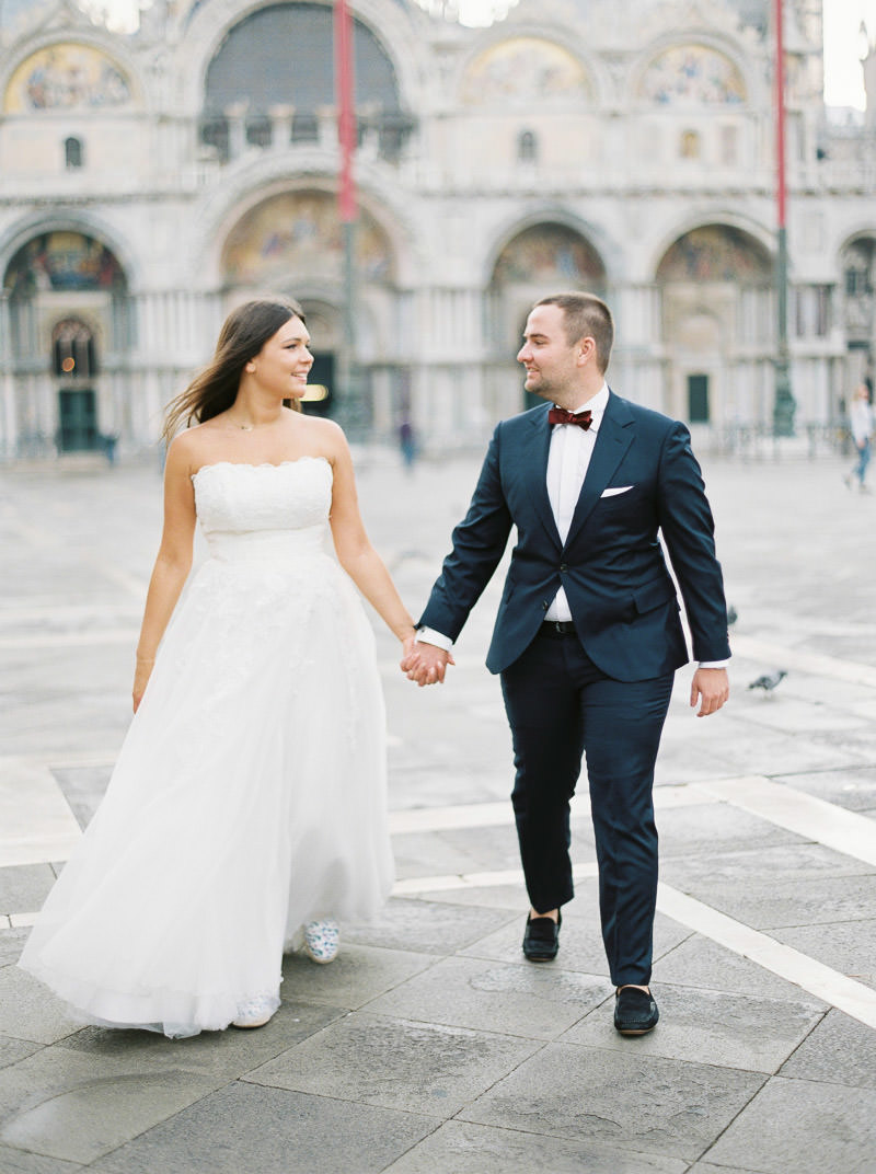 Para Młoda w Wenecji Plac św. Marka Fuji 400h Fotografia Analogowa