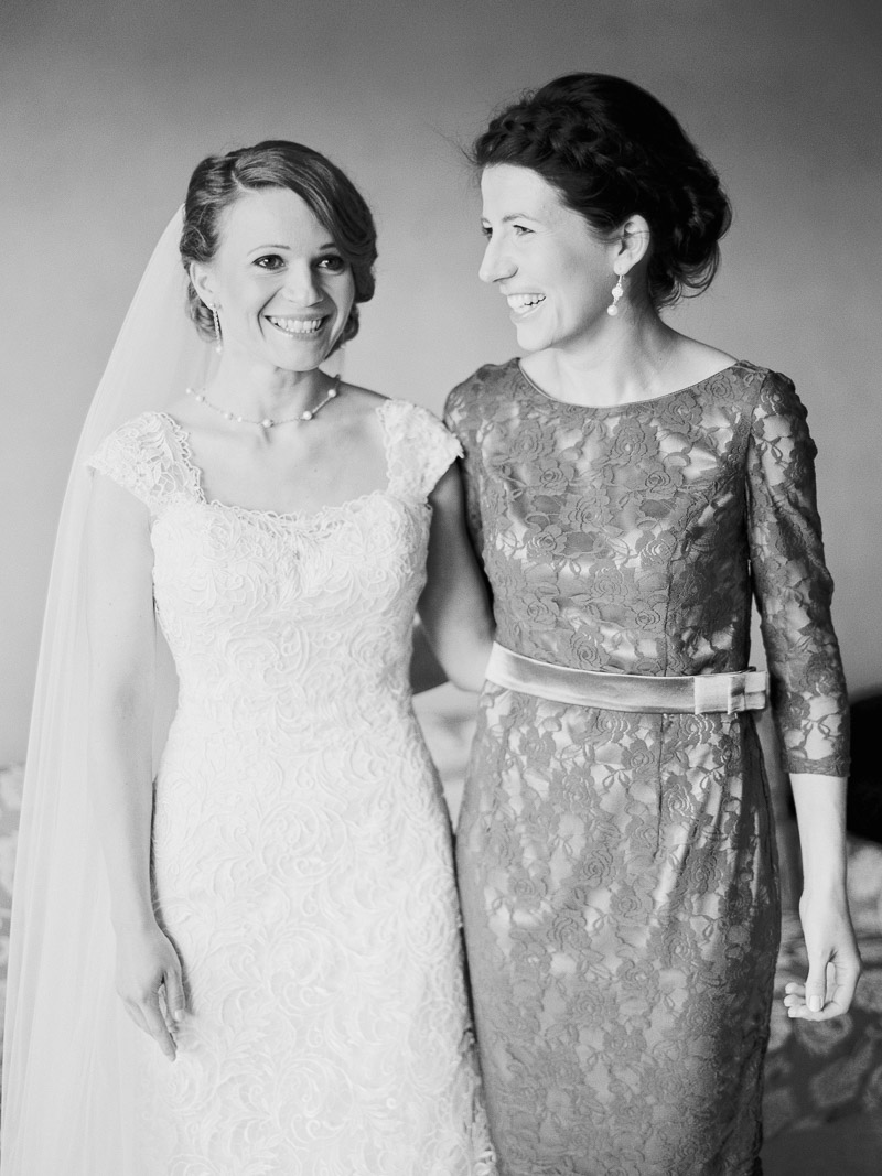 Zdjęcie pani młoda i druhna suknie ślubne Gdańsk